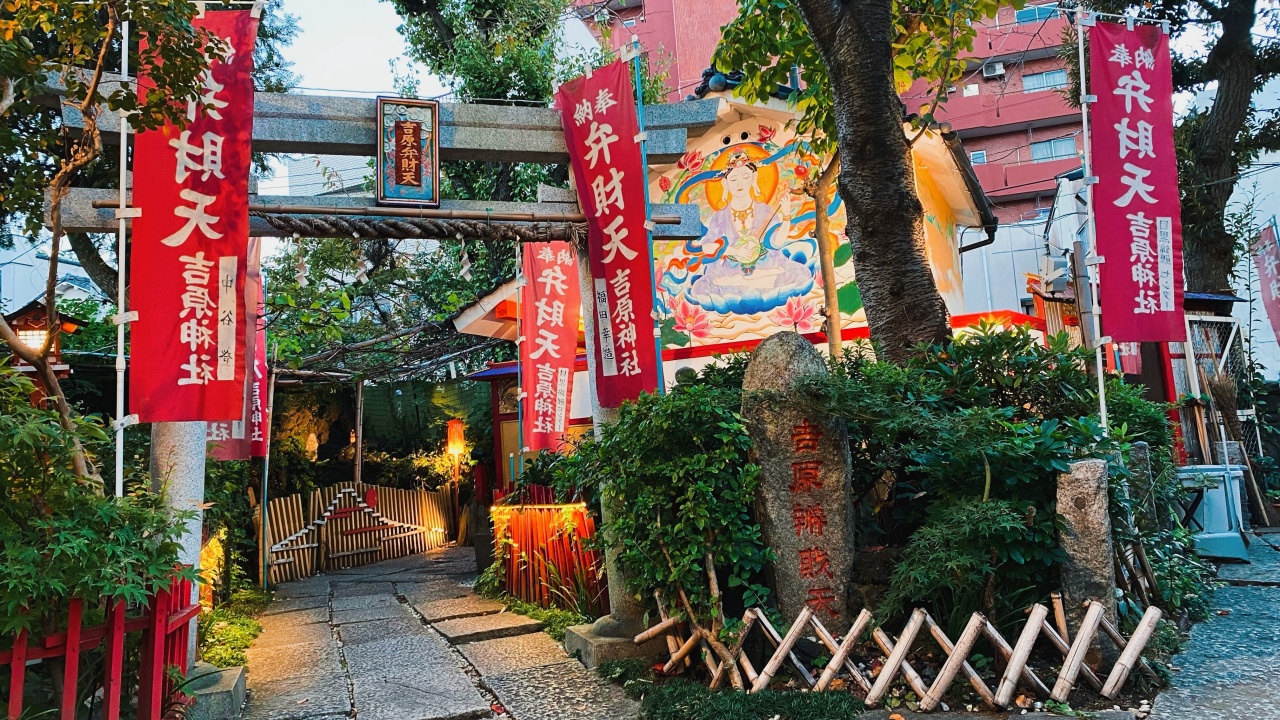 Yoshiwara Benten Shrine Entrance